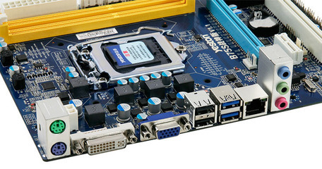 盈通B75S戰神主板 全固態千兆網絡的穩定之選